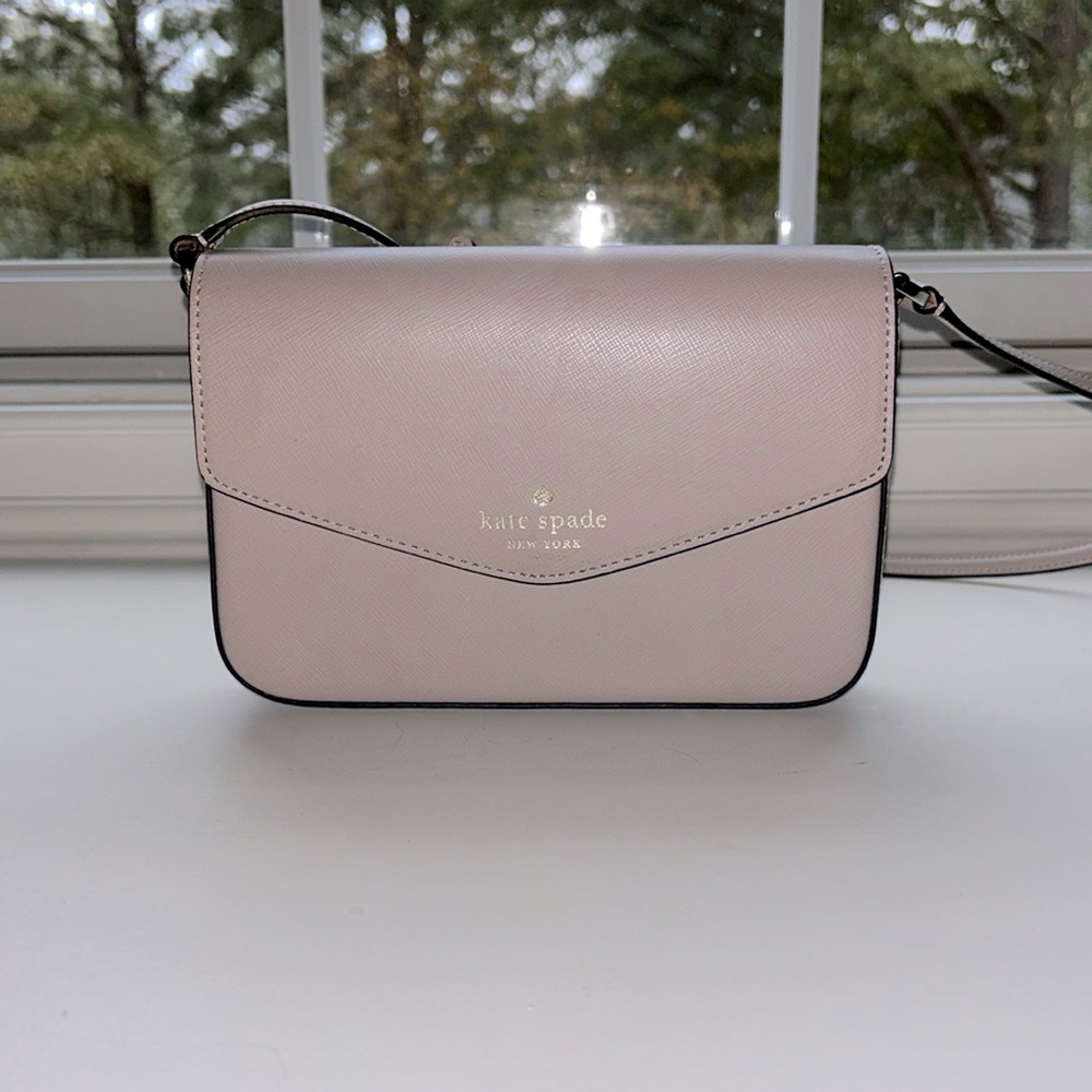 Kate spade Corss body bag.